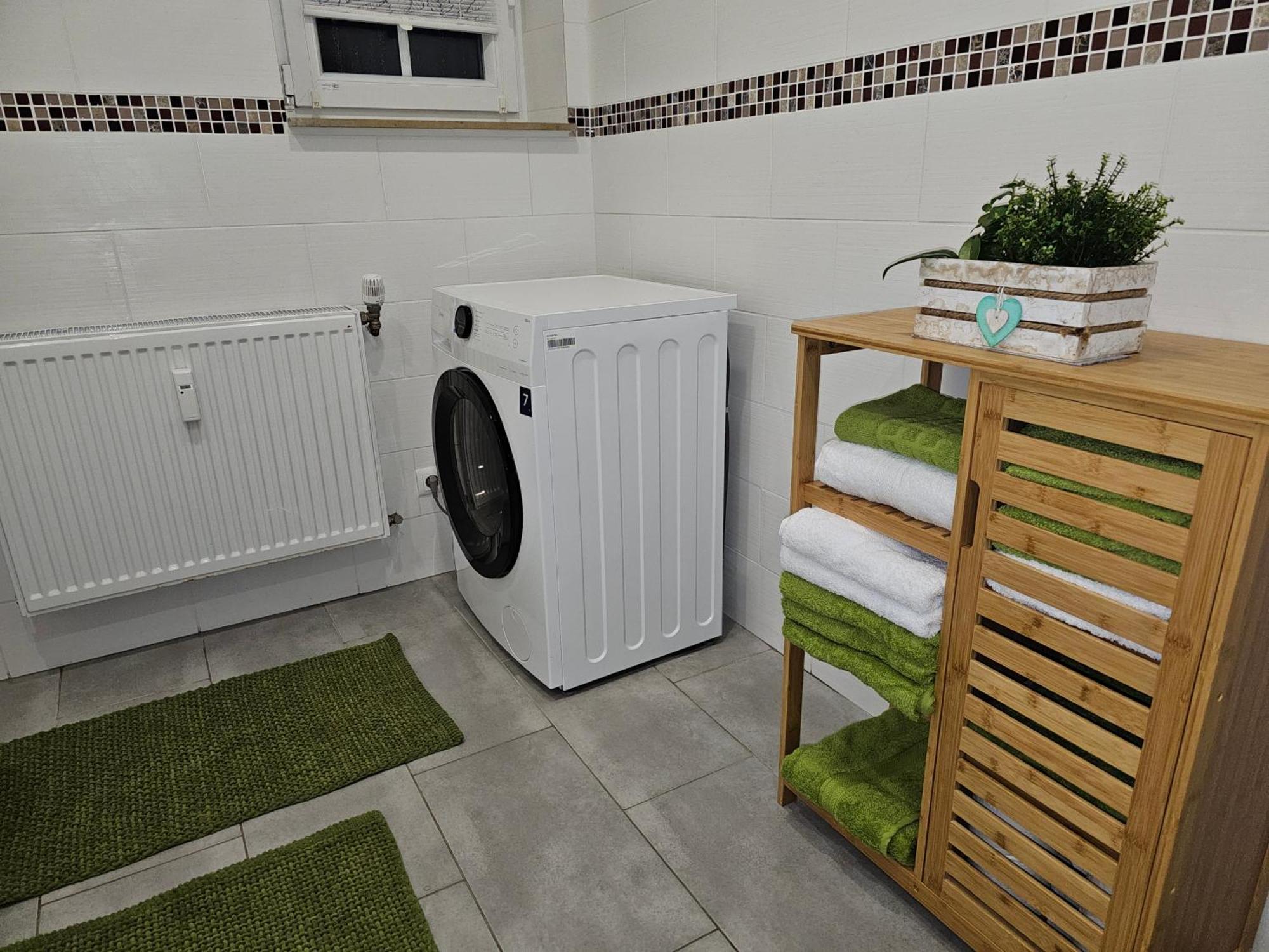 Warburg, Fewo "Sweet Home" 2,5 Zi- Eg-Separater Eingang - Parkplatz - Terasse- Komfortabel,Renoviert Kültér fotó