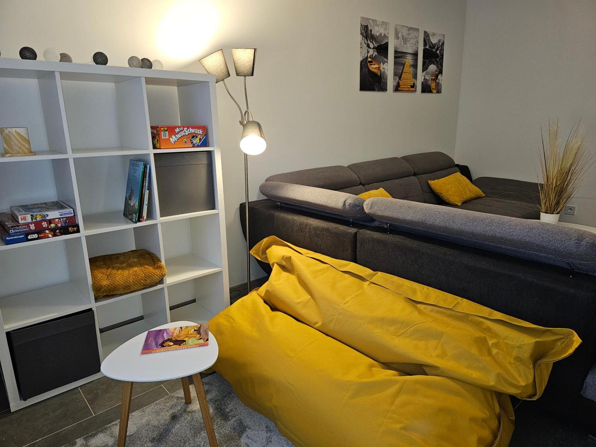 Warburg, Fewo "Sweet Home" 2,5 Zi- Eg-Separater Eingang - Parkplatz - Terasse- Komfortabel,Renoviert Kültér fotó