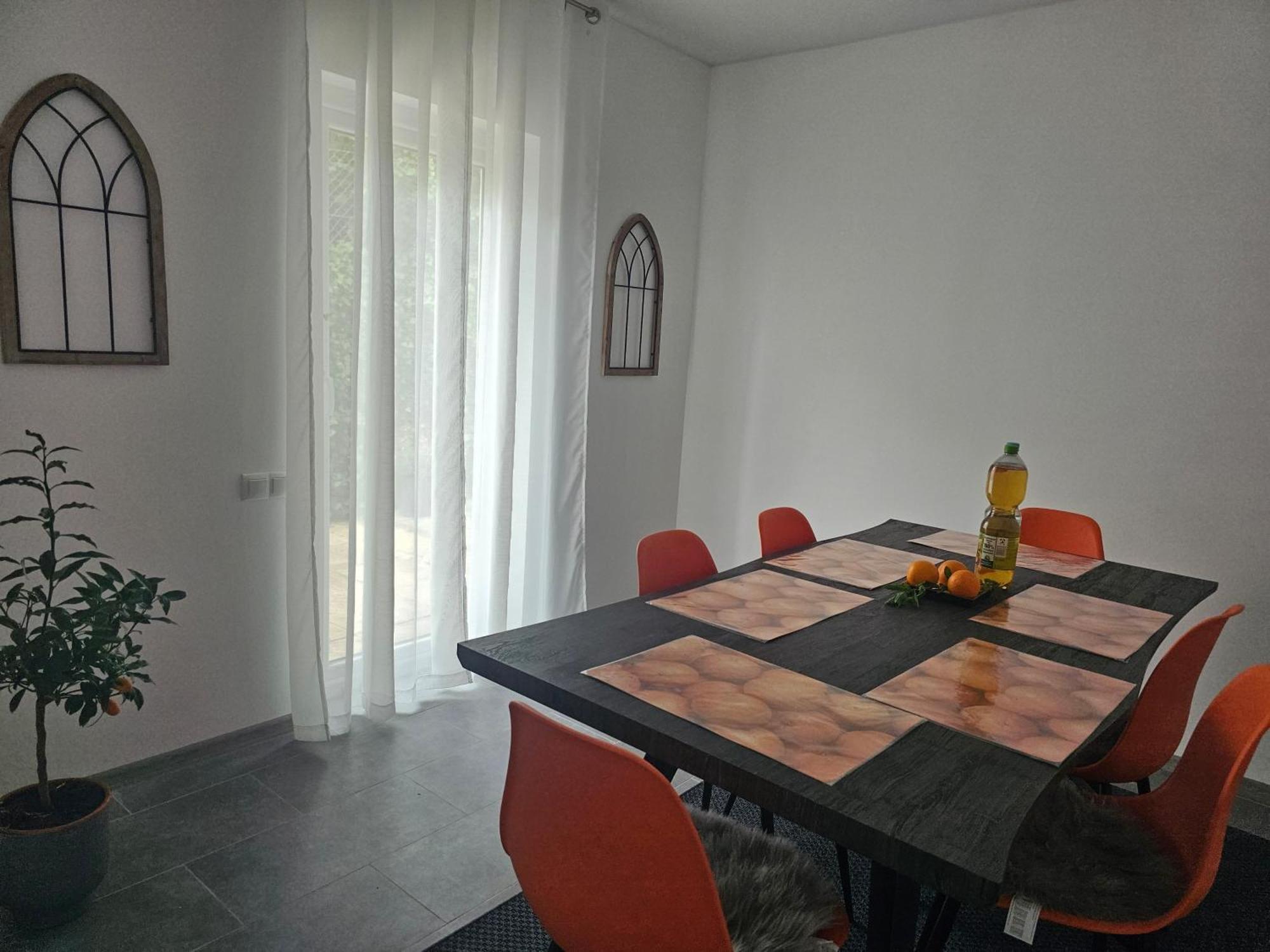 Warburg, Fewo "Sweet Home" 2,5 Zi- Eg-Separater Eingang - Parkplatz - Terasse- Komfortabel,Renoviert Kültér fotó